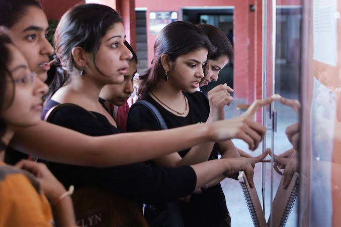 Delhi University Admissions: CSAS Phase 2 Underway as Candidates Race to Lock College Preferences